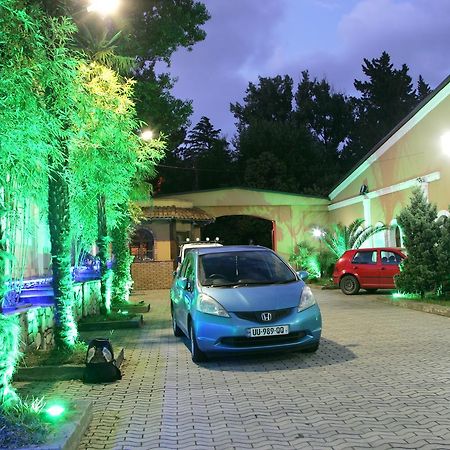 Eleon Hotel Koetaisi Buitenkant foto