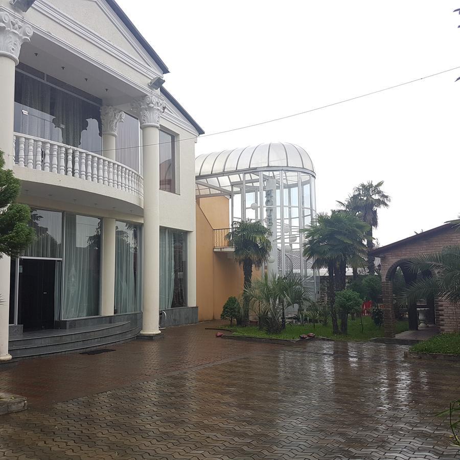 Eleon Hotel Koetaisi Buitenkant foto