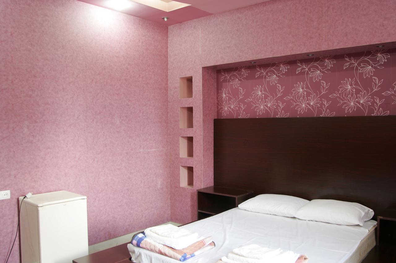 Eleon Hotel Koetaisi Buitenkant foto