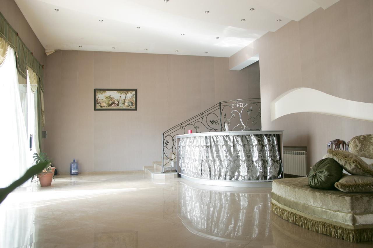 Eleon Hotel Koetaisi Buitenkant foto