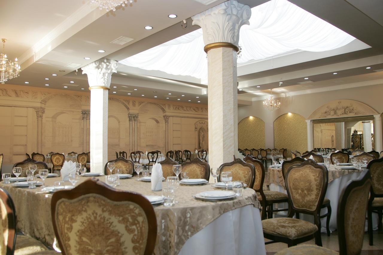 Eleon Hotel Koetaisi Buitenkant foto