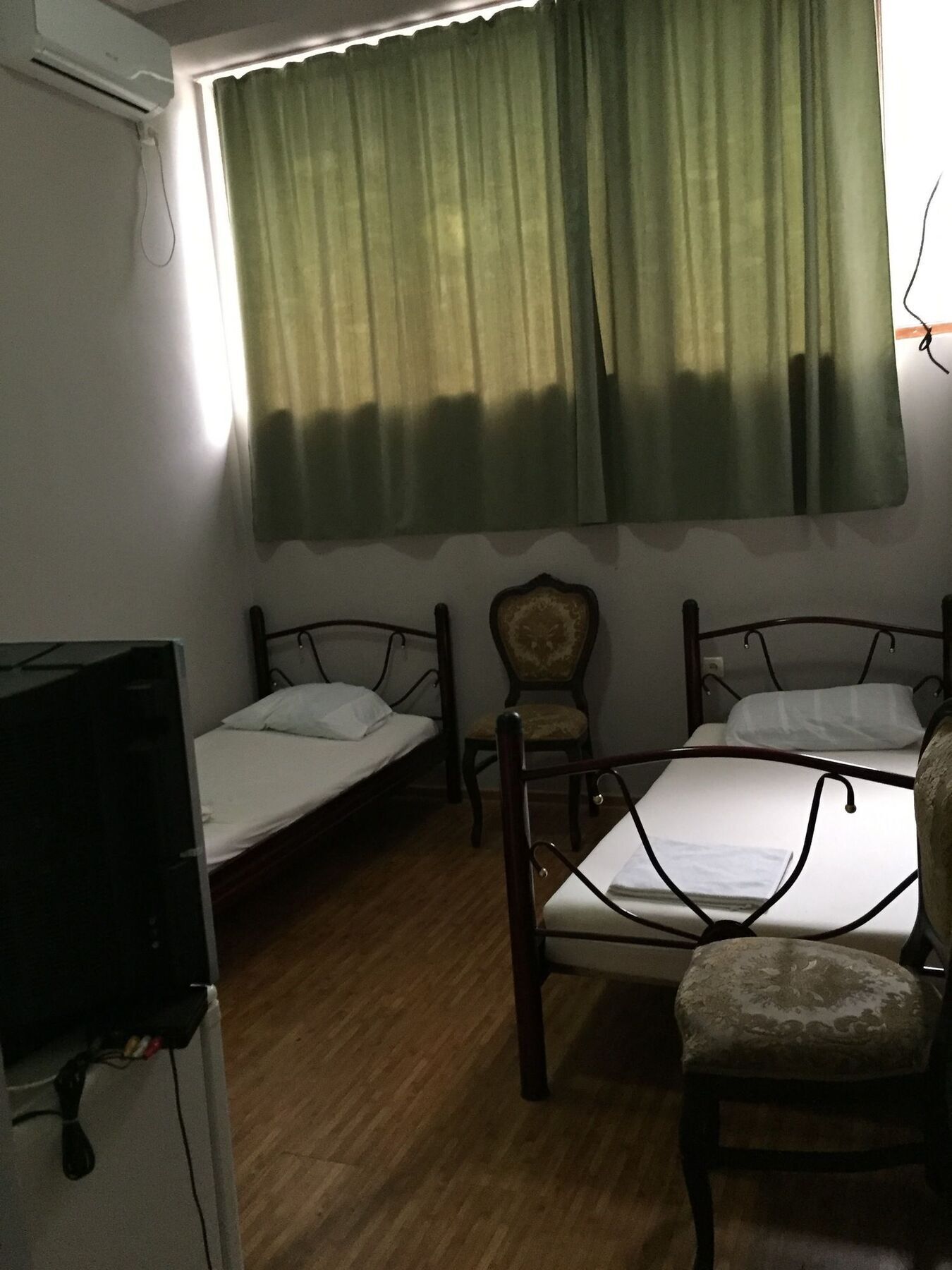 Eleon Hotel Koetaisi Buitenkant foto
